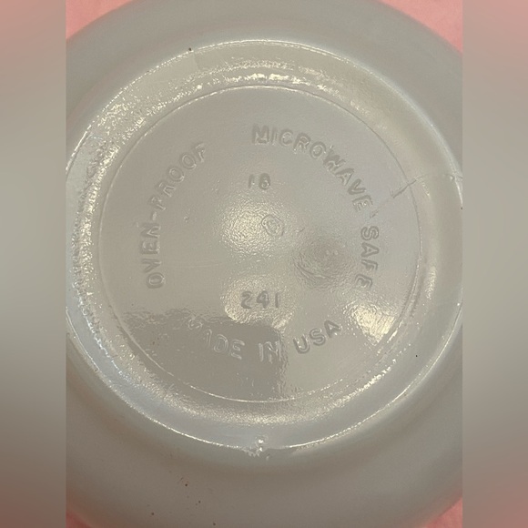 VINTAGE SET OF 3 GLASBAKE MILK GLASS 11 ounce or 330ml DISHES WITH HANDLES - Picture 7 of 9